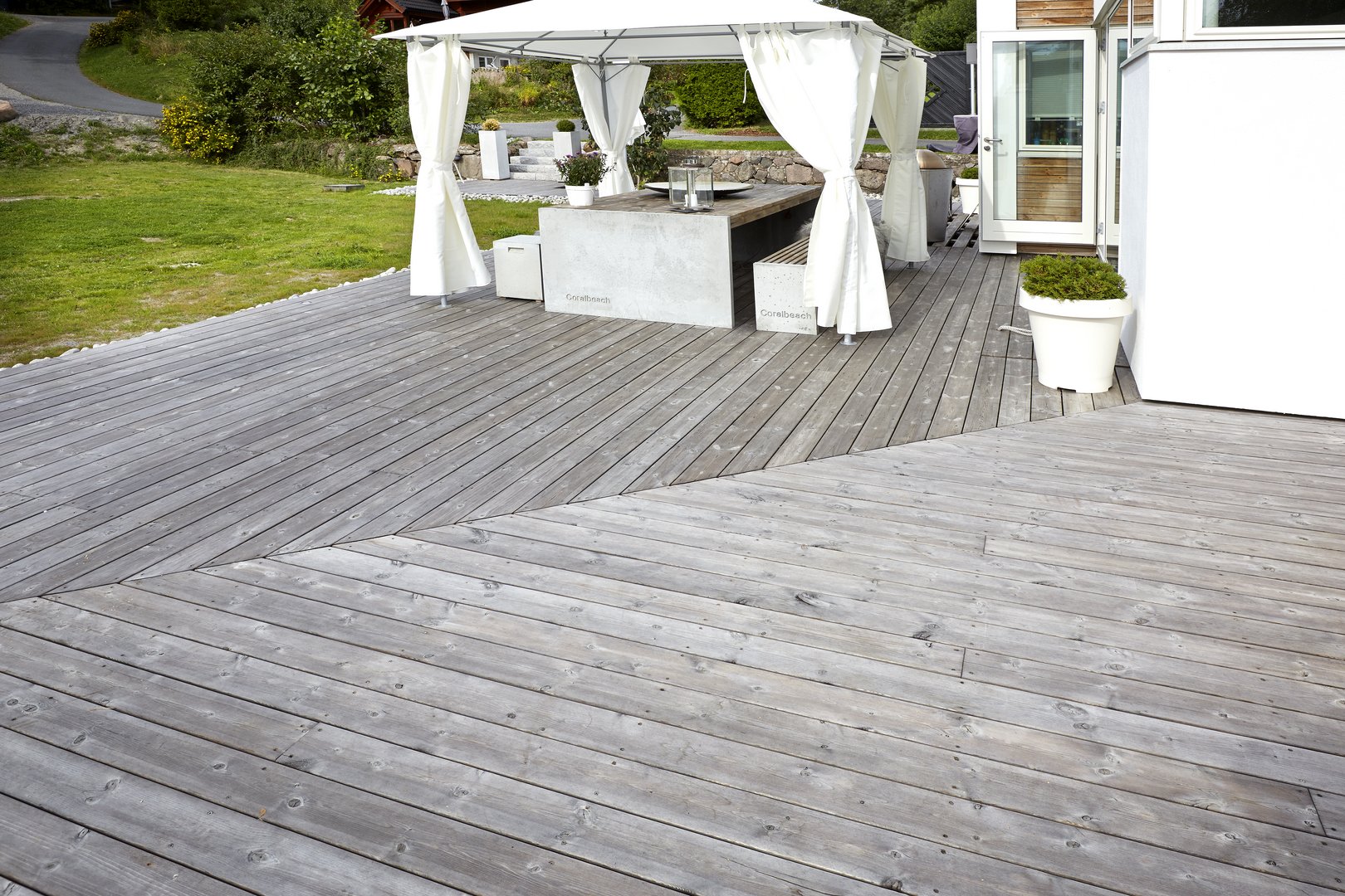 Kebony_Scots_Pine_Malmøya_2013_silver_patina__20_.jpg Kebony_Scots_Pine_Malmøya_2013_silver_patina__20_.jpg